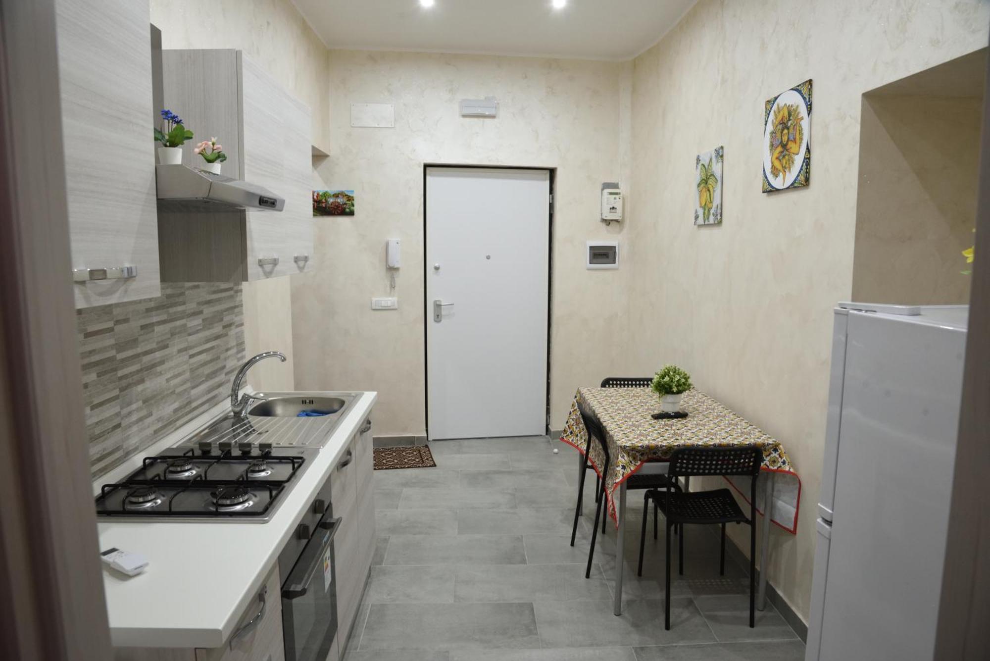 Family House Appartement Catánia Buitenkant foto